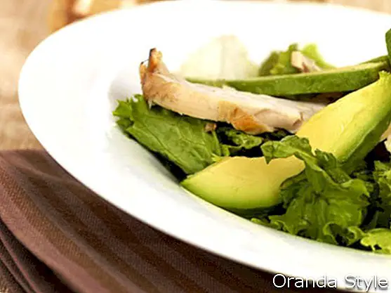Hähnchen-Avocado-Salat