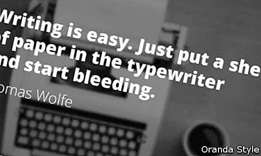 الكتابة سهلة فقط ضع ورقة في الآلة الكاتبة وابدأ النزيف