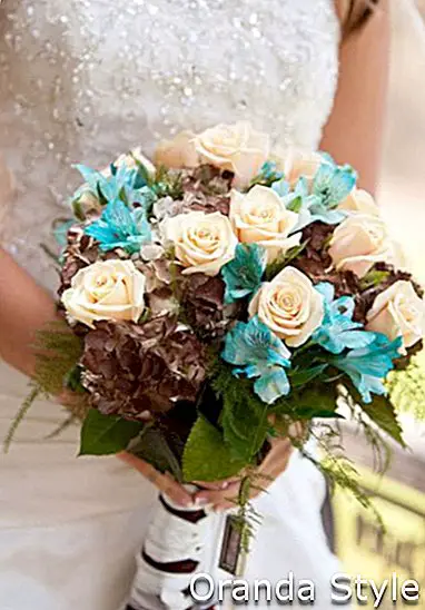 Alstroemeria-kékeszöld esküvői virágok