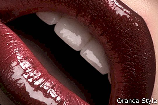 Tipps zum Tragen von dunklem Lippenstift