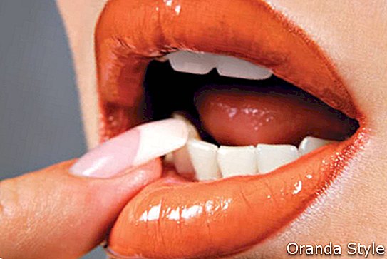 Schöne orange Lippe