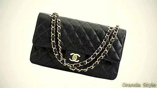 Classic Flap Bag: Chanel 2.55