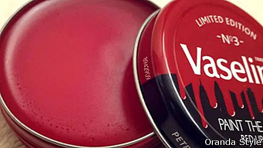 Kecantikan Ultimate Must-Have: 25 Kegunaan untuk Vaseline
