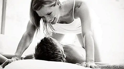 5 načinov, kako narediti svojega moškega nazadnje dlje v postelji