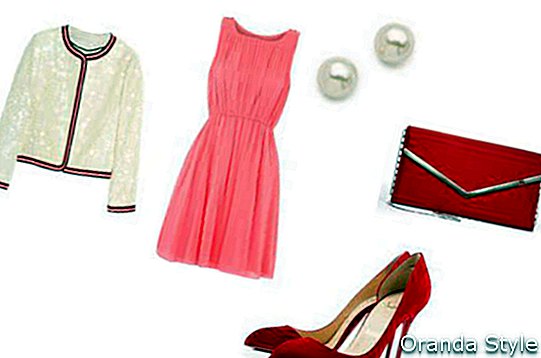 Kombinace oblečení světle růžové koktejlové šaty