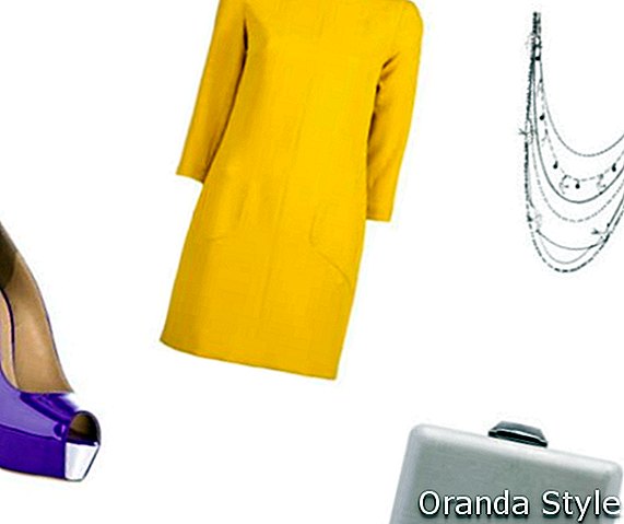 Combinación de vestido amarillo y zapatos morados