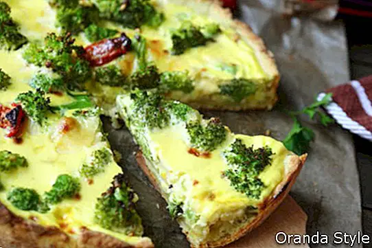 deilig omelett med brokkoli-quiche