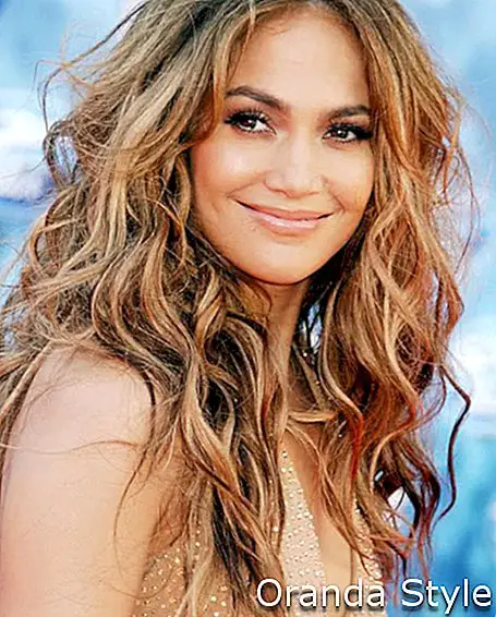 Jennifer Lopez-vlny-in-the-vlasy