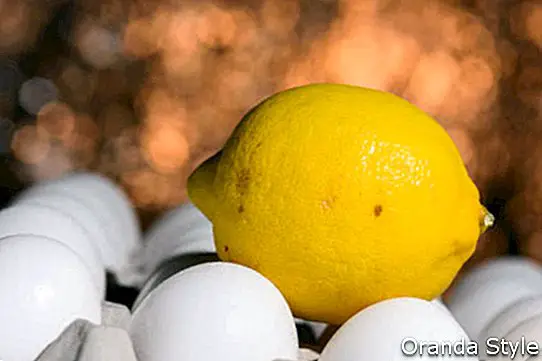 לימון טרי וביצים לבנות