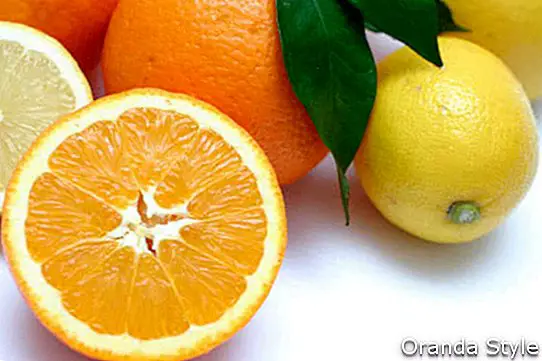 Citroni un apelsīni