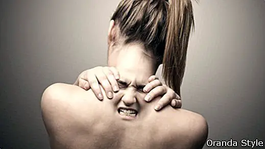8 užitečných tipů, jak se zbavit bolesti krku