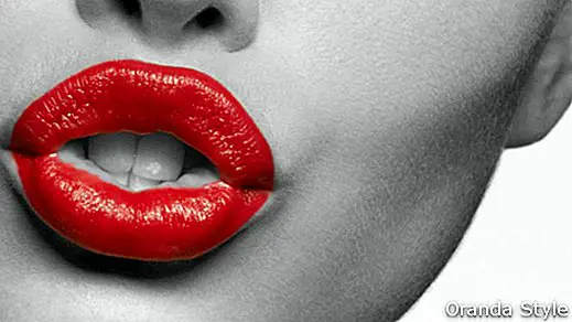 Wie man roten Lippenstift trägt und ihn länger hält