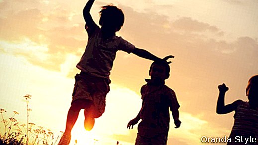 Защо децата са по-щастливи - и как можете да бъдете твърде