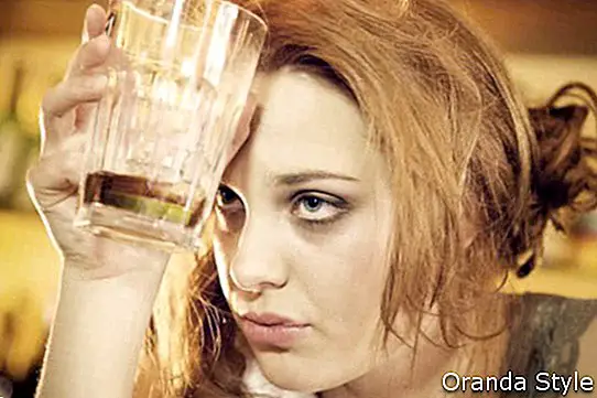 Frauen Alkoholmissbrauch