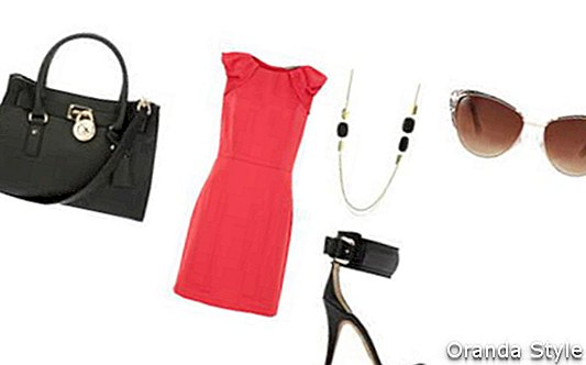 Coral Dress och Black Sandals Outfit Combination