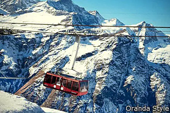 Bergaufzug für Skifahrer