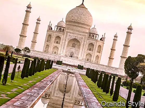 Taj Mahal bei Sonnenaufgang Agra India