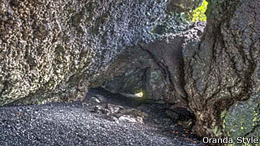 Lavaseehöhlen am waianapanapa Nationalpark