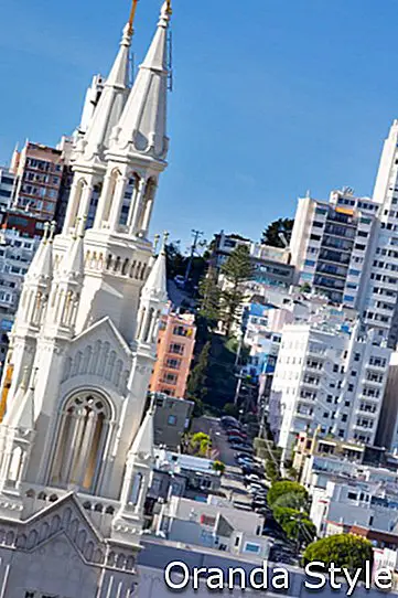 Biserica Catolică Sf. Petru și Pavel Steeples San Francisco California