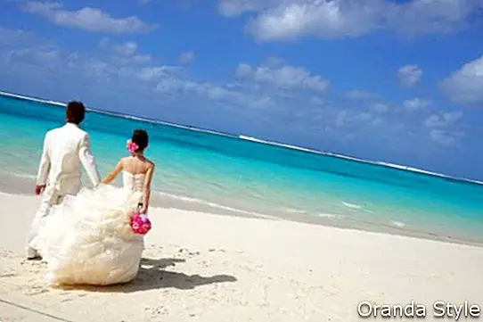 จัดงานแต่งงานที่ชายหาดที่สวยงาม