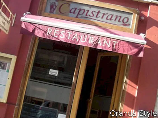 Jebkurā Maltas labāko restorānu sarakstā jāiekļauj Capistrano.