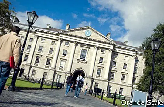 Trinity College v Dublinu